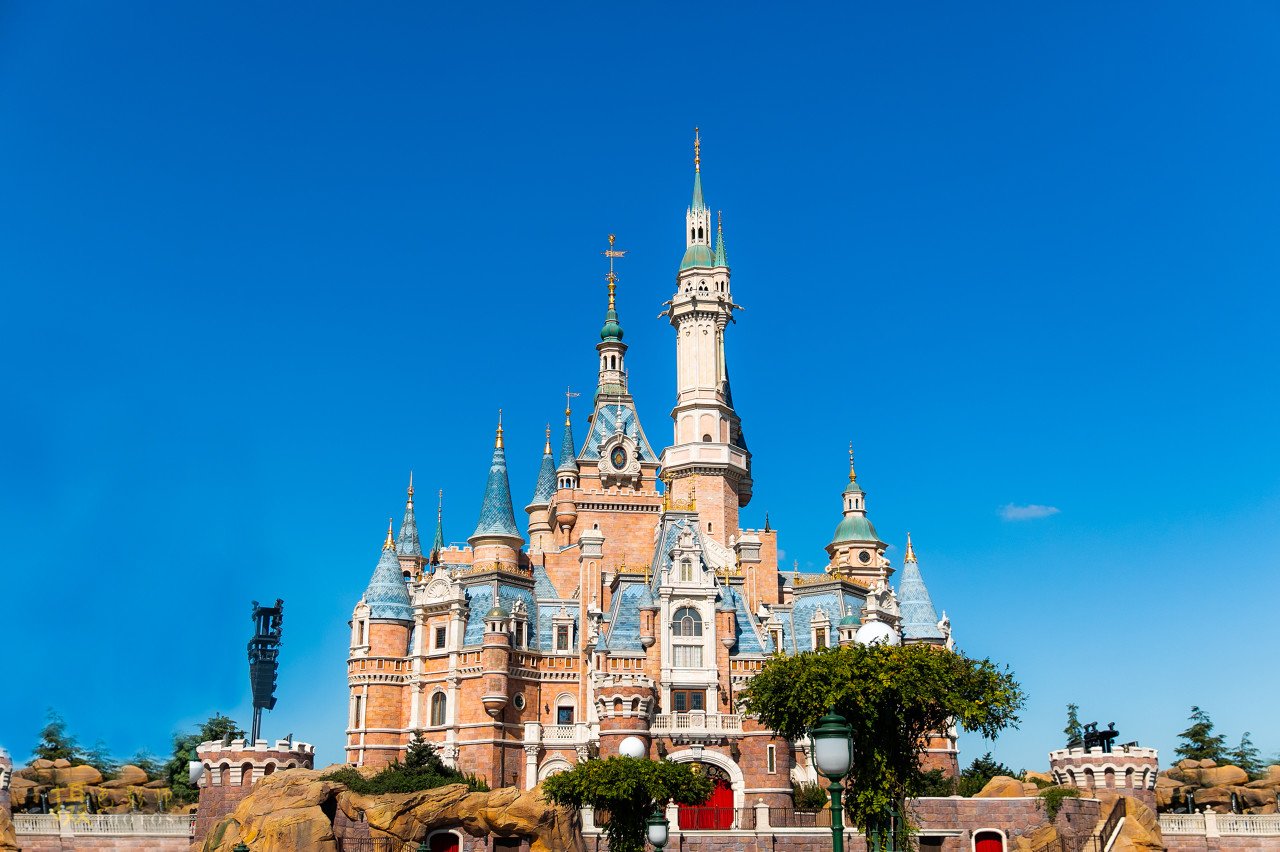 迪士尼乐园狂赚100亿美元，新任CEO敲定！