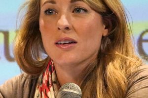 加拿大计划与中国成立合资企业，生产电动汽车，出口全球市场