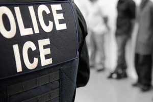 ICE特工又被证明说谎，在明尼苏达州枪击移民事件中宣誓证词和证据不符，两人被停职