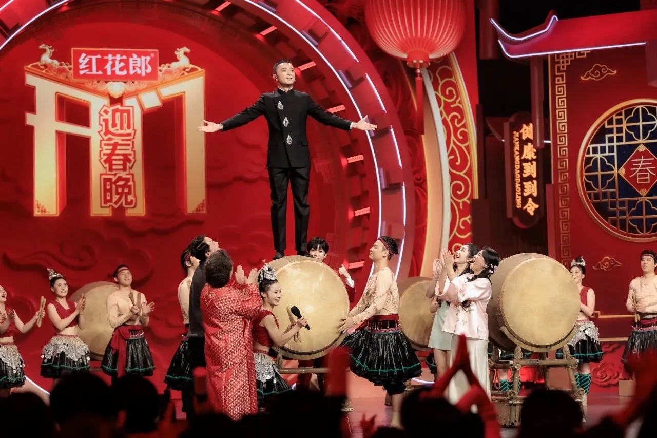 烟火气+专业度！红花郎携手春晚十七载融入国民记忆