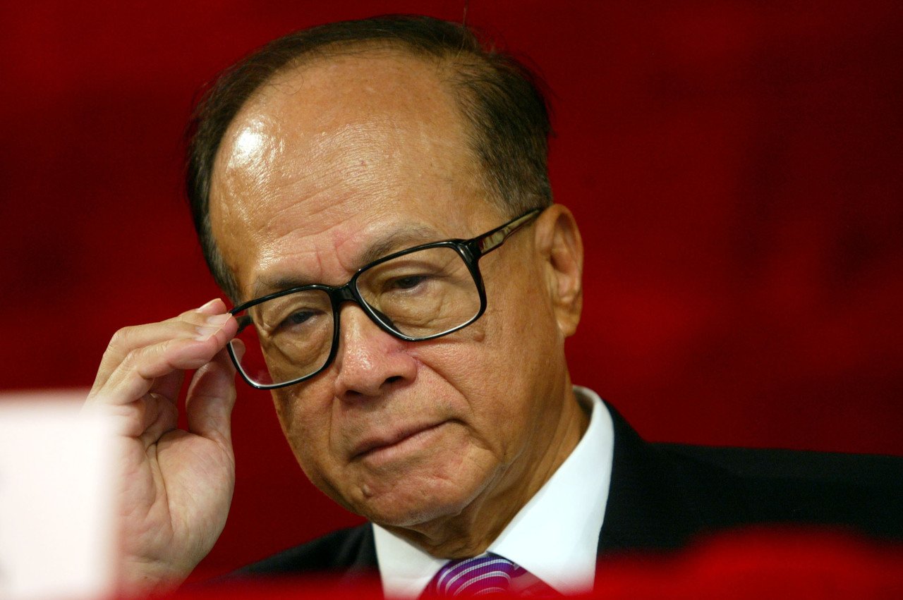 李嘉诚“大撤退”：一位“纯粹商人”的全球告别