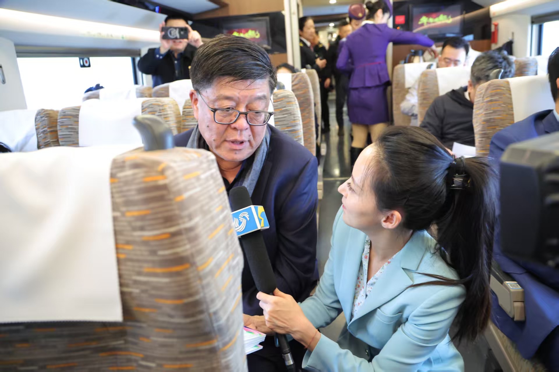 王刚代表：以“好玻璃”筑就“好房子”，用绿色赛道回应时代命题