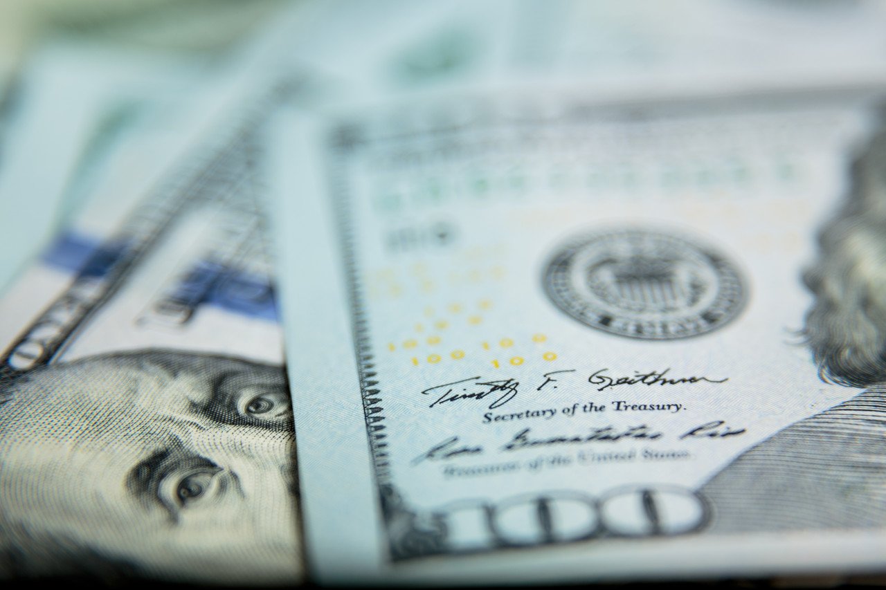 油价“暴走”击穿通胀防线？美联储降息剧本或被改写