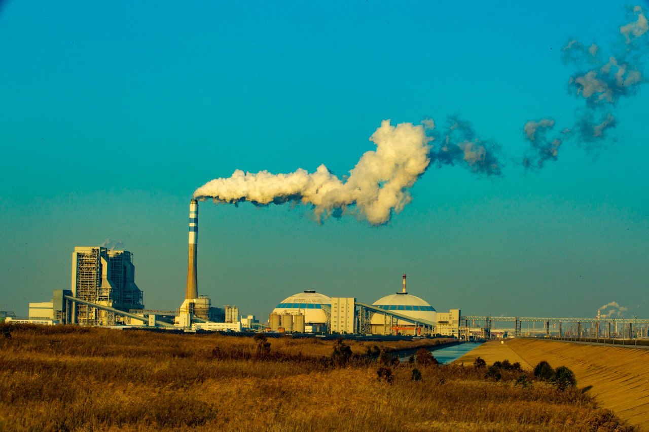 油价狂飙顶不住？美国罕见放松俄油制裁