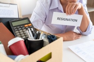 北京北辰实业股份(00588.HK)：执行董事兼副总经理张文雷辞任