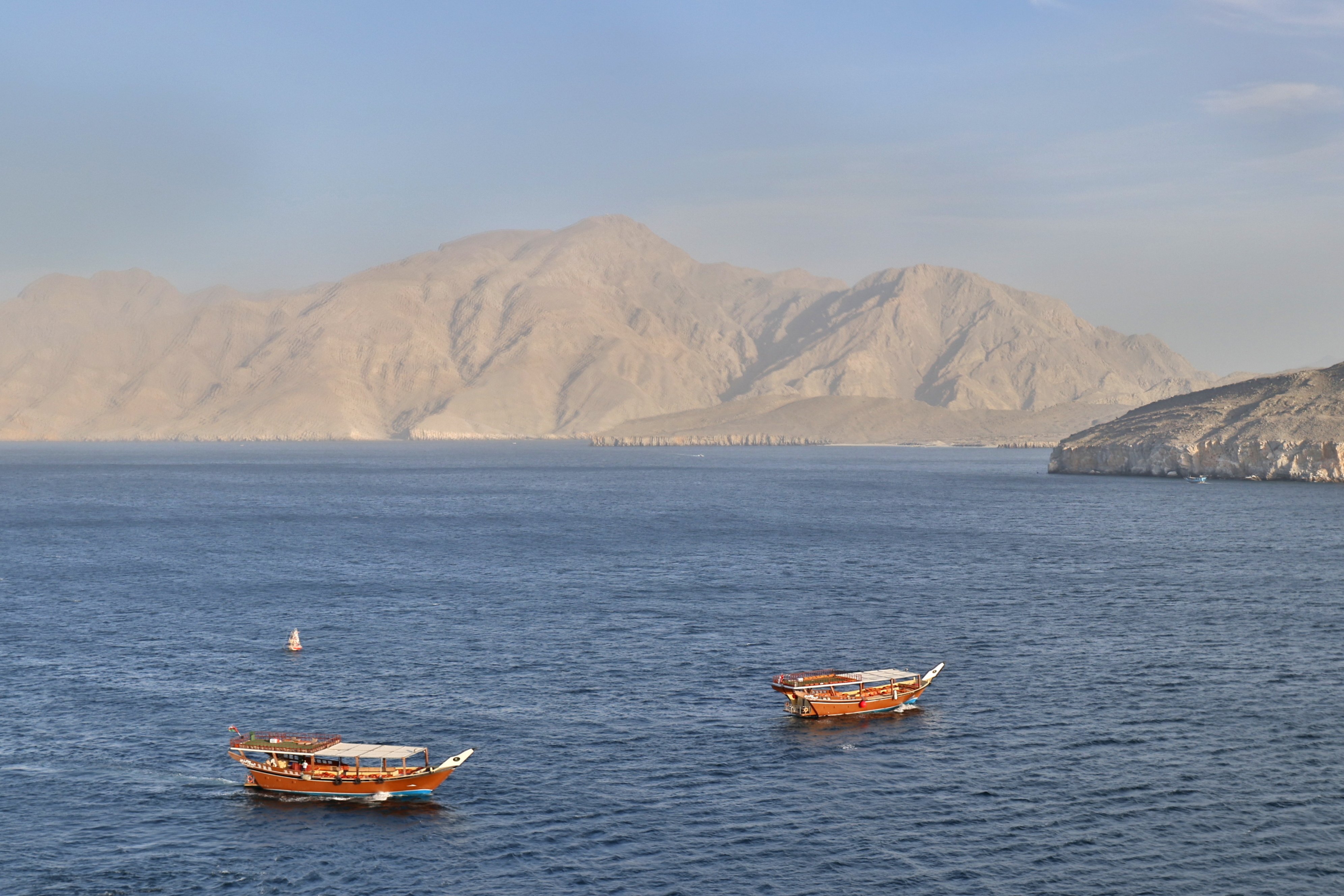 霍尔木兹警报拉响：半导体材料的危与机