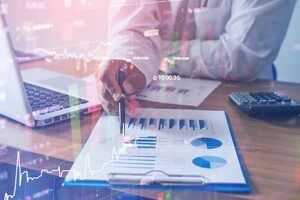 英矽智能(03696.HK)收盘上涨14.06%，全天成交额6.19亿港元