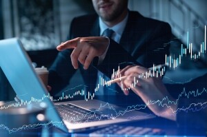 AmovaSingaporeSTIETF(G3B)今日下跌0.27%，近一年累计上涨35.70%