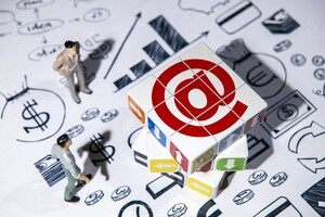 小米集团-W(01810.HK)于2026年4月23日回购470万股，斥资1.46亿港元