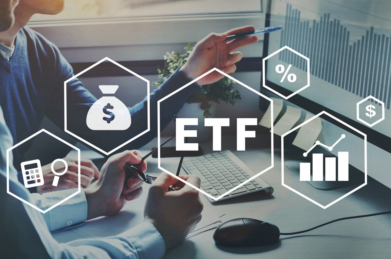 ETF风向标 | 半导体板块大爆发，中韩半导体ETF涨超7%，通信ETF、港股通创新药ETF上周“吸金”居前