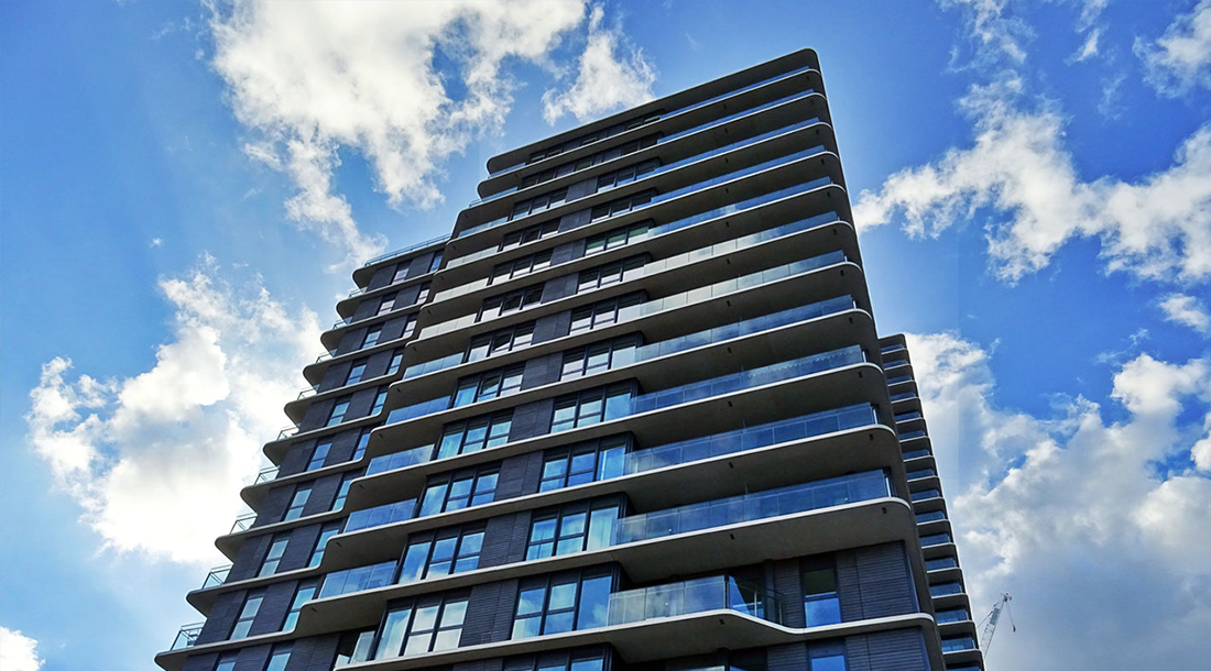 龙光集团：股价下跌小幅回购 下半年以来销售承压