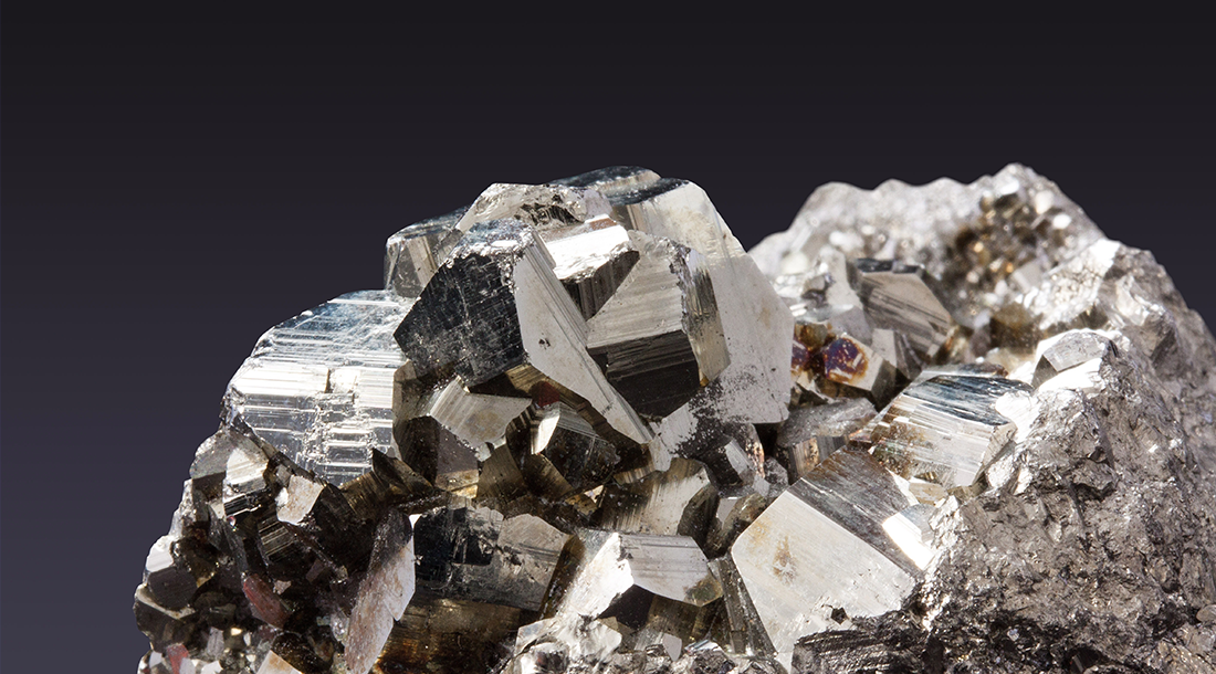 海南矿业：大股东拟减持 铁矿石价格腰斩或令业绩承压