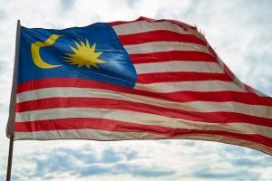“史上最短任期”！马来西亚上演“政治版狼人杀”淘汰赛局 首相马希亚丁宣布请辞 国际驻马半导体纷纷转单