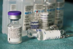 惨了！莫德纳公布最新试验数据：秋冬时期疫苗保护力将减弱 突破性感染病例恐再增60万