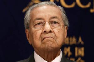 政治强人突发送医！马来西亚96岁前首相马哈迪入院 刚回应央行损失300亿丑闻、嘲讽华人挑动种族神经