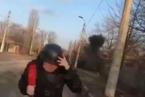俄狼快开战！俄罗斯记者在乌东地区遭遇炮击 普京：安全与利益不容谈判