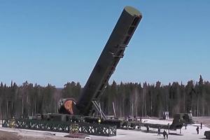 小心战争升级！俄罗斯“萨尔马新世纪计划”年内入役 全球最强大、目标射程最远洲际导弹问世