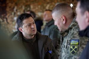 战争必须尽快结束！乌克兰总统访问札波罗结前线 颁奖章表扬士兵成果 再有1俄陆军少将遇害