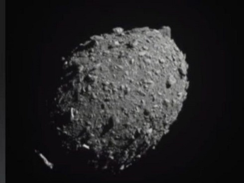 美国宇宙飞船成功撞击小行星！NASA官员：正开启人类的新时代