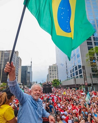 “地球上最重要的选举”！“巴西之子”卢拉归来赢得总统宝座 外媒点评：这是“令人震惊”的重掌大权