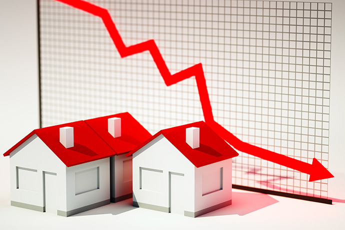 美国房价恐大跌20%！2023年房地产市场会崩盘吗？