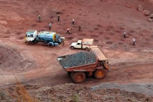 突发快讯！21名矿工因新疆矿井淹水停电受困 已营救8名、12名仍未脱离险境 另9名矿工下落不明