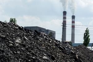 煤炭三剑客又跳水！中国发改委一句话，动力煤期货跌穿千元大关 九个交易日暴跌超50%