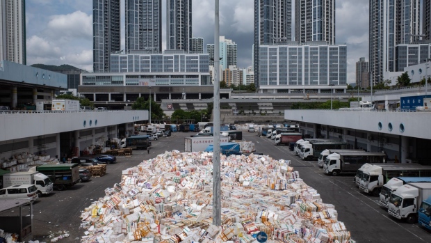 中国疫情控制下城市垃圾剧增！上海日增垃圾3300吨 废物处理系统“不堪重负”