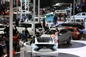 最新数据来了！上海4月份汽车销售为零 全国汽车销量骤降逾40%至10年新低