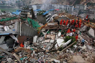 一周后仍有两人失踪！中国地震死亡人数升至149人，为何超20万间房屋被毁