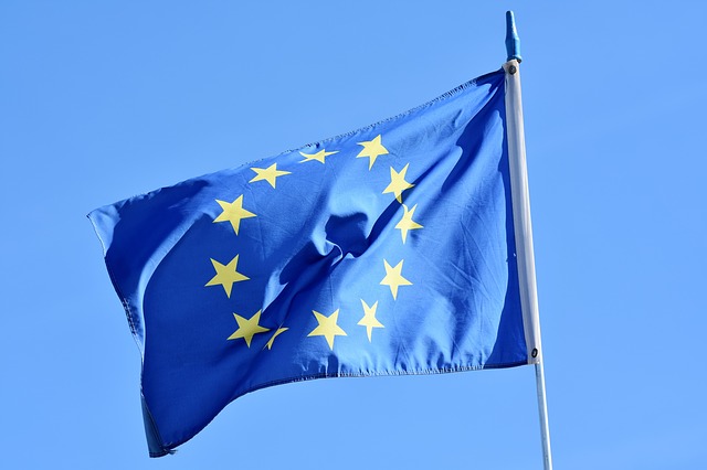 欧盟为人工智能提出新规则，漏洞频出遭反对 禁止多数监视活动，罚款高达3000万