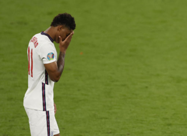 欧洲杯决赛失利！英格兰三名黑人球员遭种族歧视性辱骂 约翰逊谴责