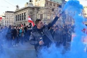 疫情形势恶化：奥地利“封国”……欧洲各地爆发了反对新冠疫情规定和封锁的抗议活动