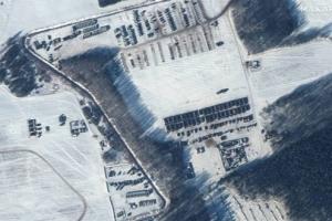 俄罗斯军队集结乌克兰边境最新卫星图像曝光！美国官员称俄军完成七成部署 俄外交官驳斥
