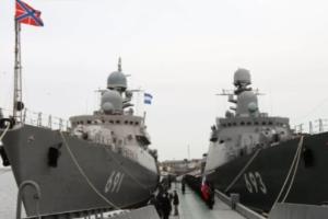 乌克兰开火之际、俄罗斯有最新动作！俄南部军区：里海区舰队近20艘战舰开始海上演习