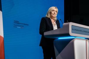 法国大选进入第二轮角逐！极右翼候选人勒庞：没有退出欧盟的“秘密议程”