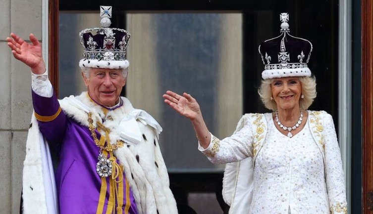 英国国王查尔斯三世正式加冕！花费数千万英镑惹纳税人不满
