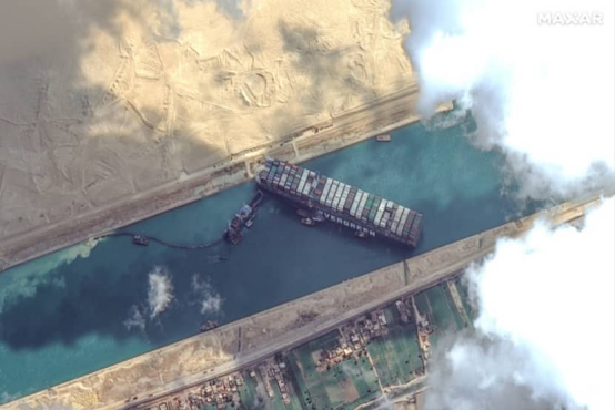 最新消息！苏伊士运河有望在数小时内恢复通航 巨型货轮“长赐”号已经恢复了“正常航线”