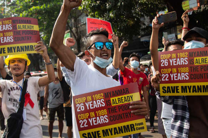 缅甸局势最新消息！无线网络被停用，宪法被焚烧 新文职政府对抗军政府