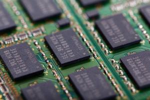 悄悄的！中企低调疯抢马来西亚8吋晶圆 鸿海竞标“意外落马”转买股权 北京盛世联手当地企业胜出