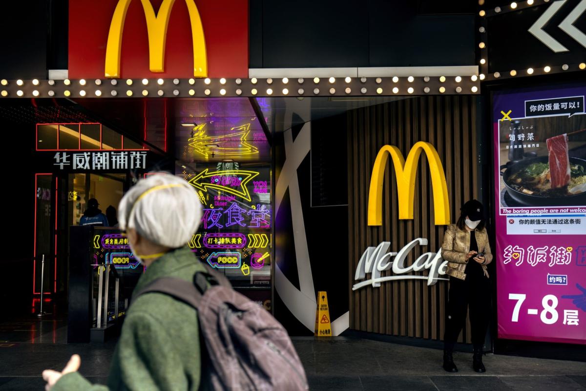 新冠清零太可怕！麦当劳中国申请20亿银行贷款 怒批“拖垮业务与消费者信心”