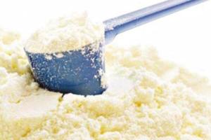 市场反应过度了？新华社：专家提醒警惕配方奶粉营销影响母乳喂养 飞鹤一度暴跌超9%