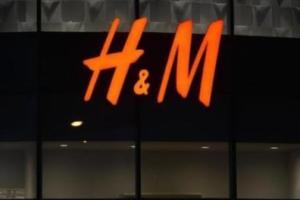H&M抵制新疆棉花最新消息！H&M公布第一财季报：H&M亏损超10亿元 在华关闭20家门店