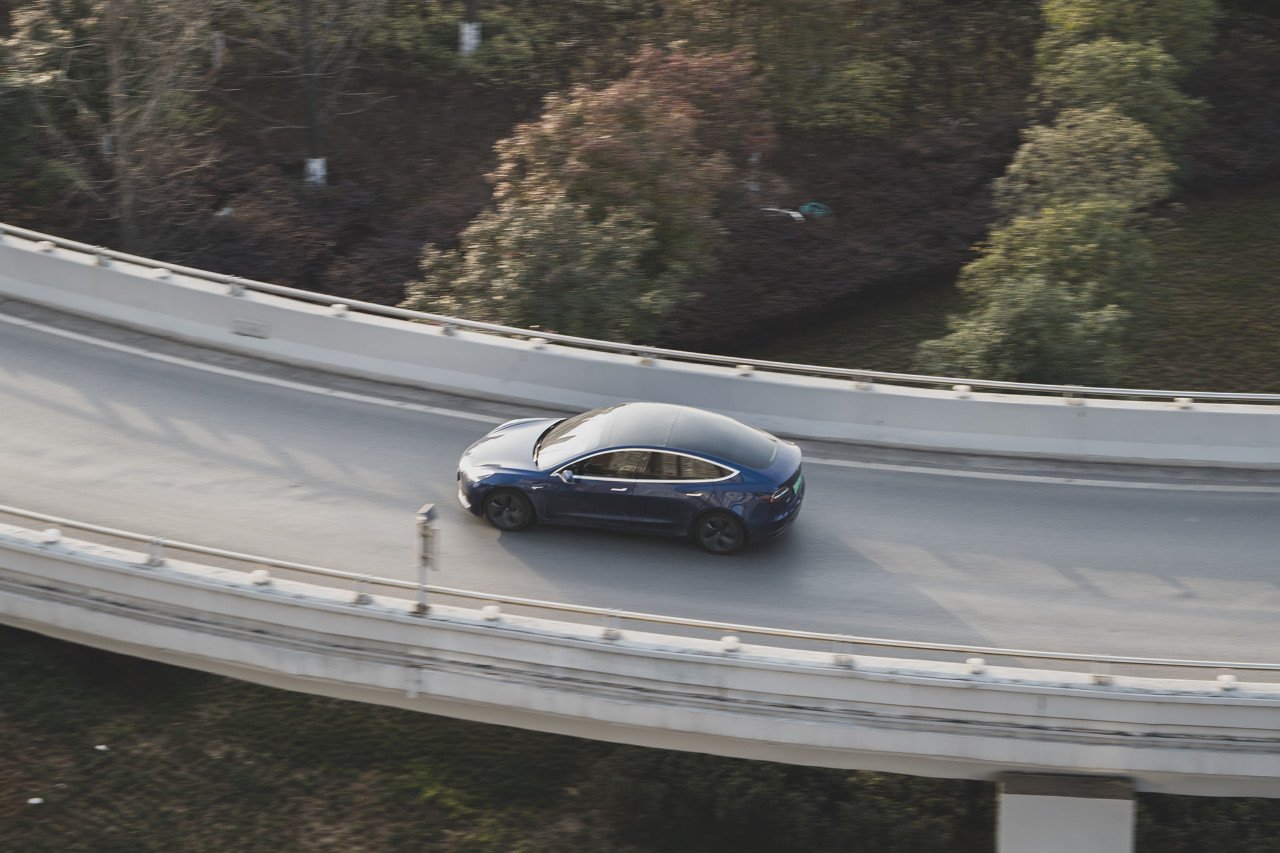 裁员风暴后，特斯拉再启降价促销，年内市值已蒸发超2万亿