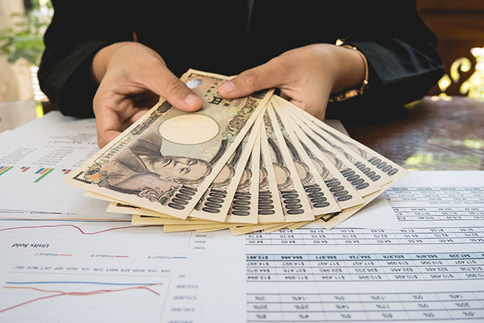 日元再跌！日央行维持利率不变，加息信号成关键