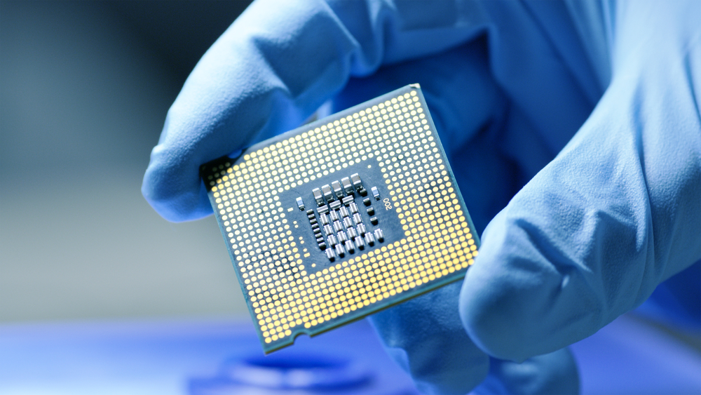 中国最大芯片制造商无视美国制裁下取得突破 中芯国际7nm工艺将制造技术提升两代