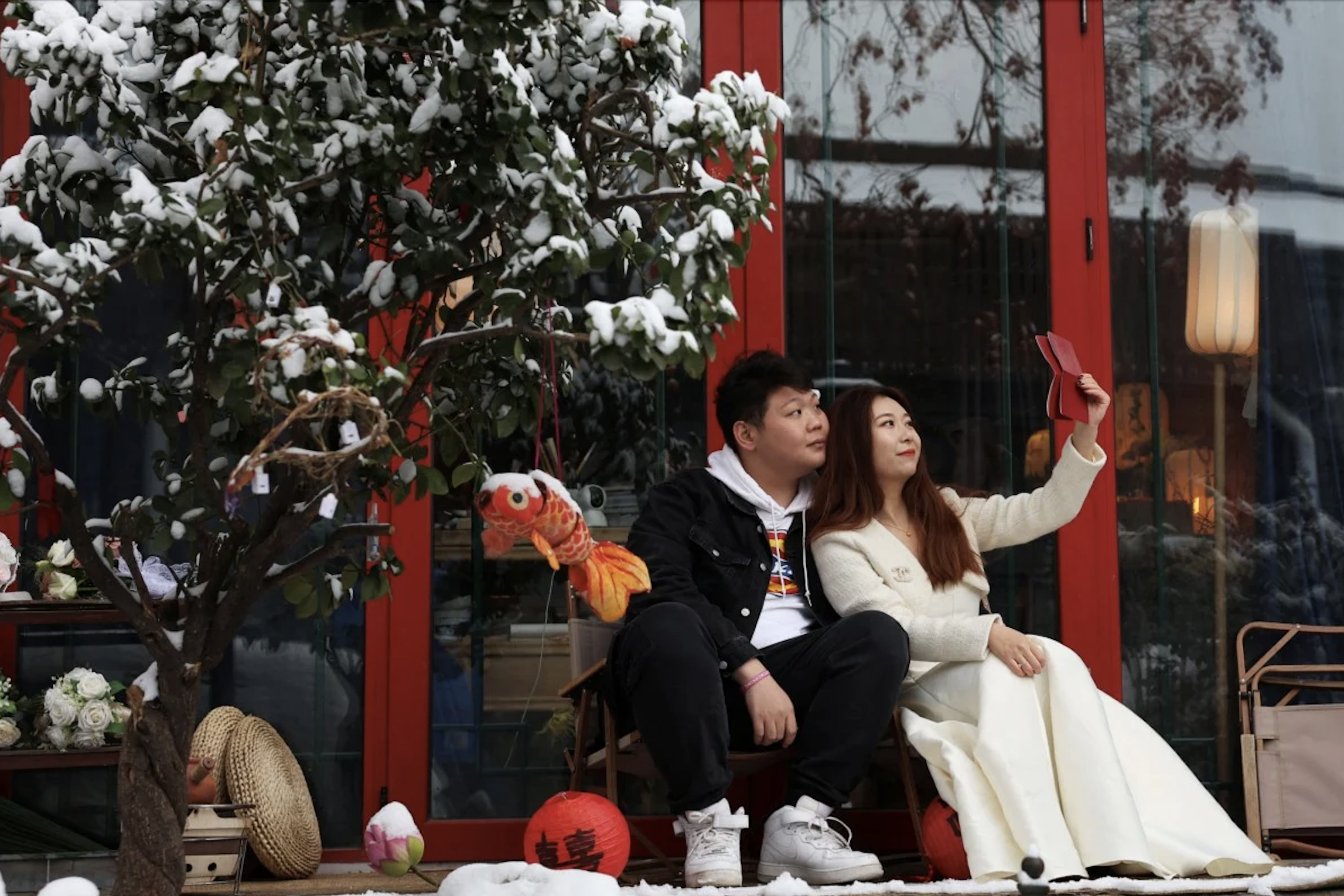 “我愿意”！中国结婚率十年来首次有望回升