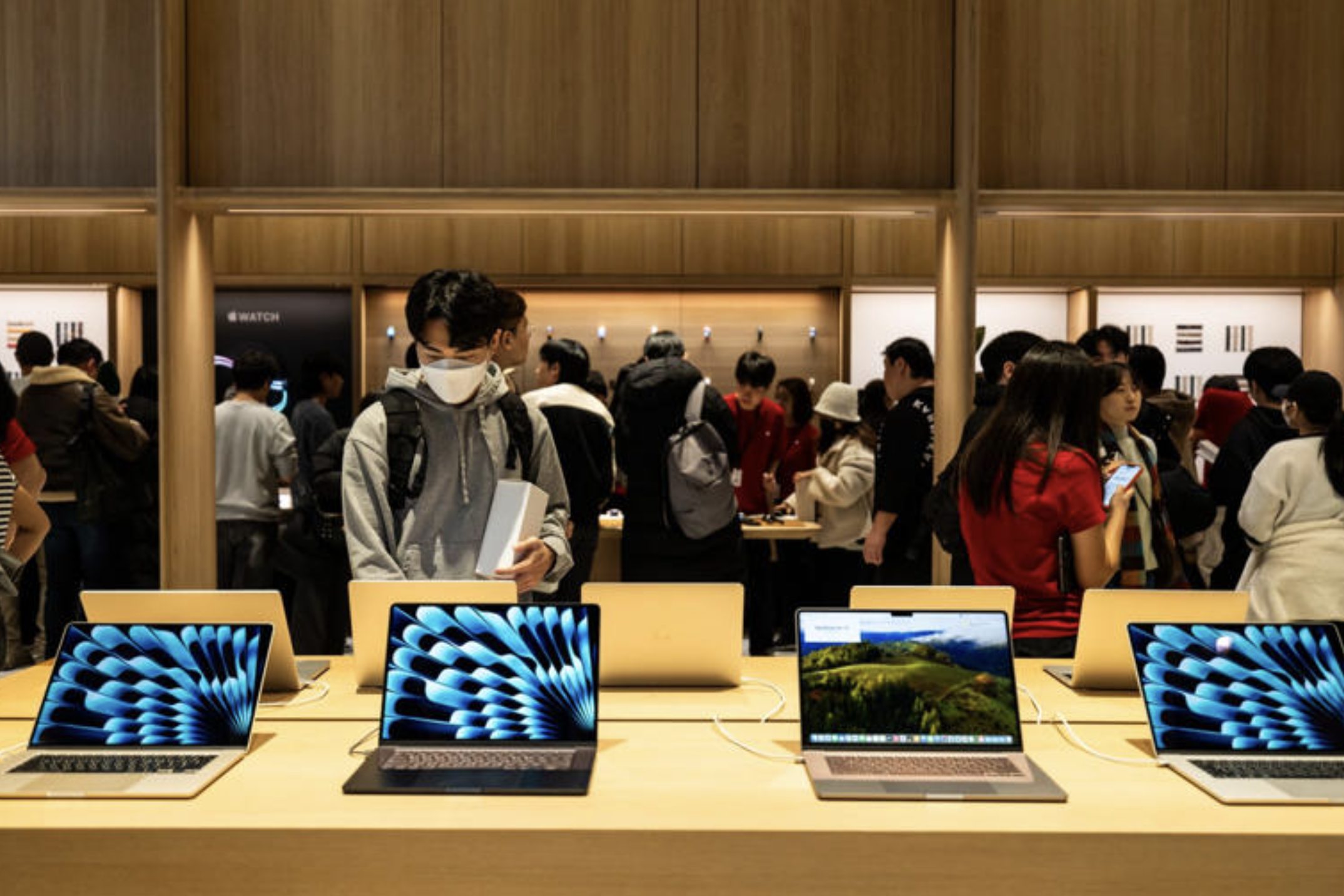 苹果上涨4.33%，计划全面更新Mac产品旨在追赶人工智能浪潮
