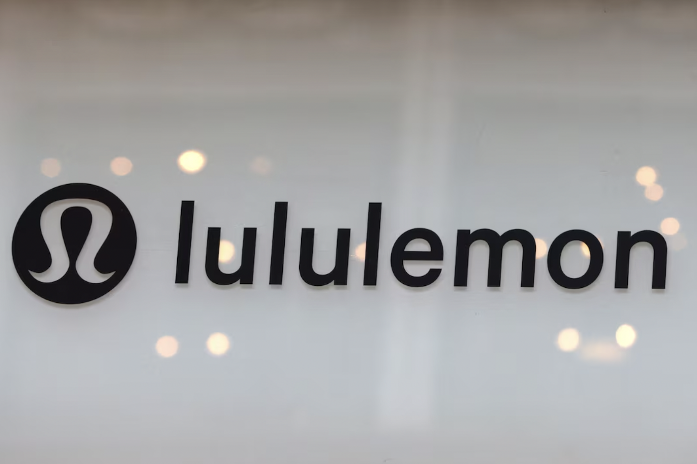 Lululemon二季度业绩好坏参半，下调全年业绩预期