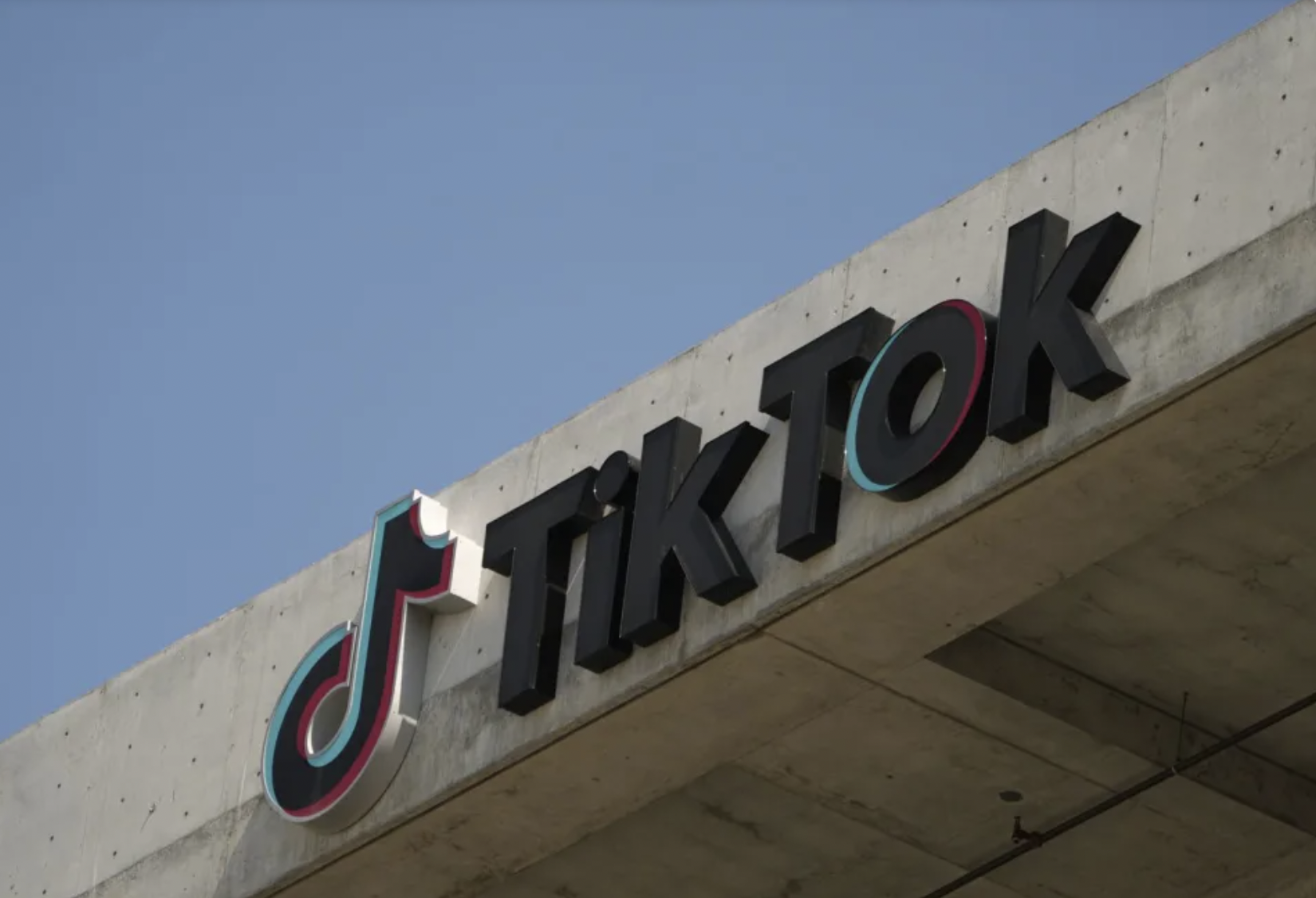 各州起诉TikTok，指控其容易让人上瘾并损害儿童心理健康